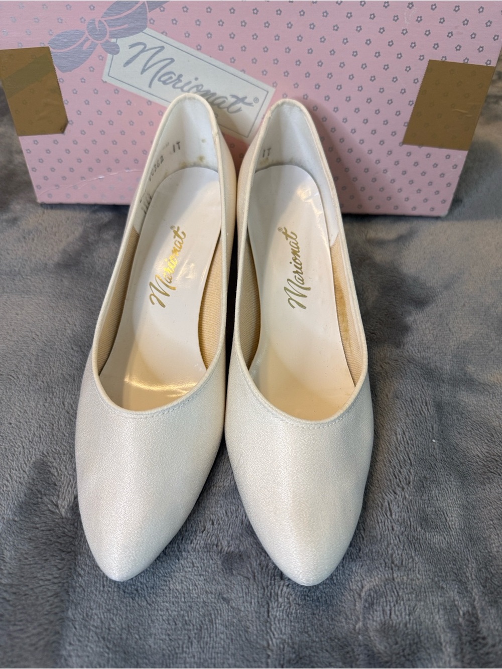 Marionat Women's White Ivory Pointed-Toe Satin Sheen Pump Size 8.5M Dyeable. - Picture 2 of 14
